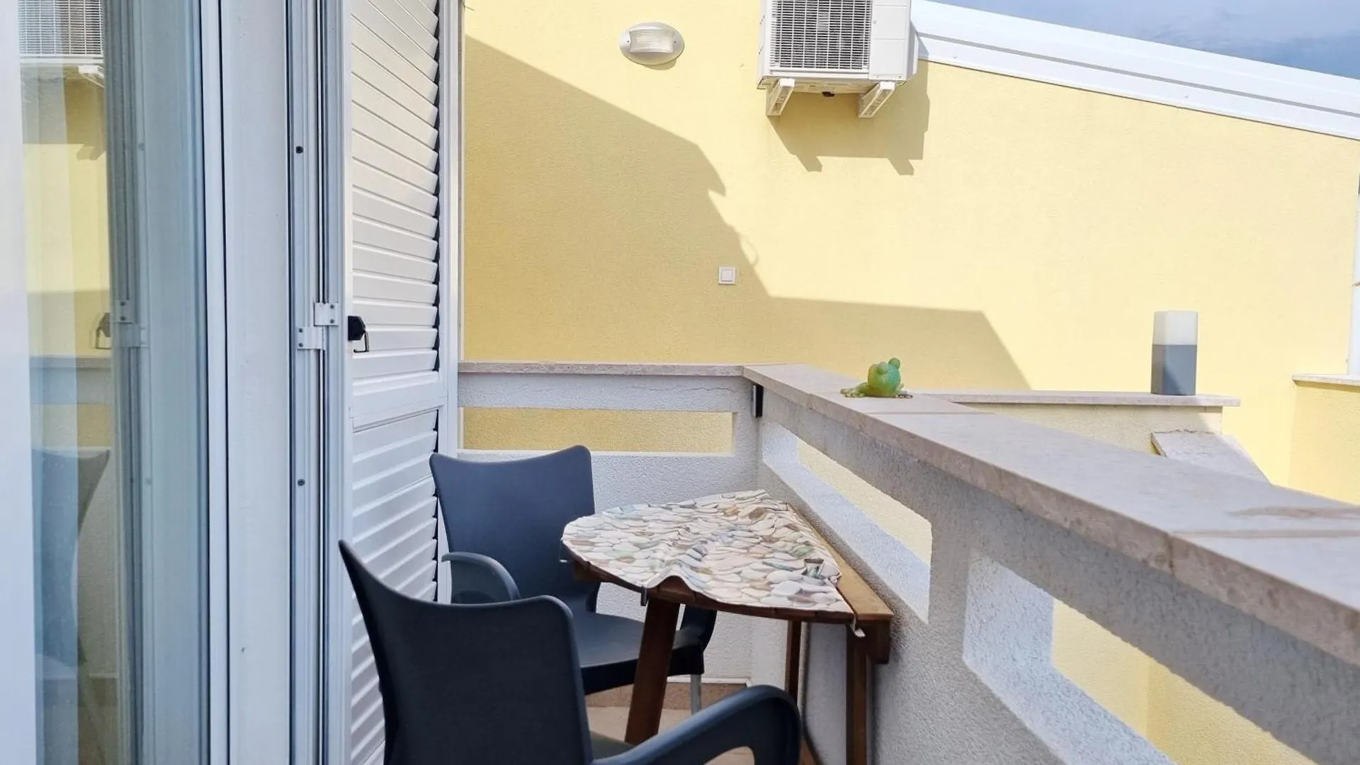 Apartments By The Sea Baska, Krk - 22895 Baska (Krk)
